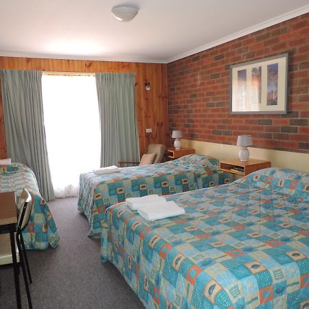 Tooleybuc Country Roads Motor Inn Exterior photo